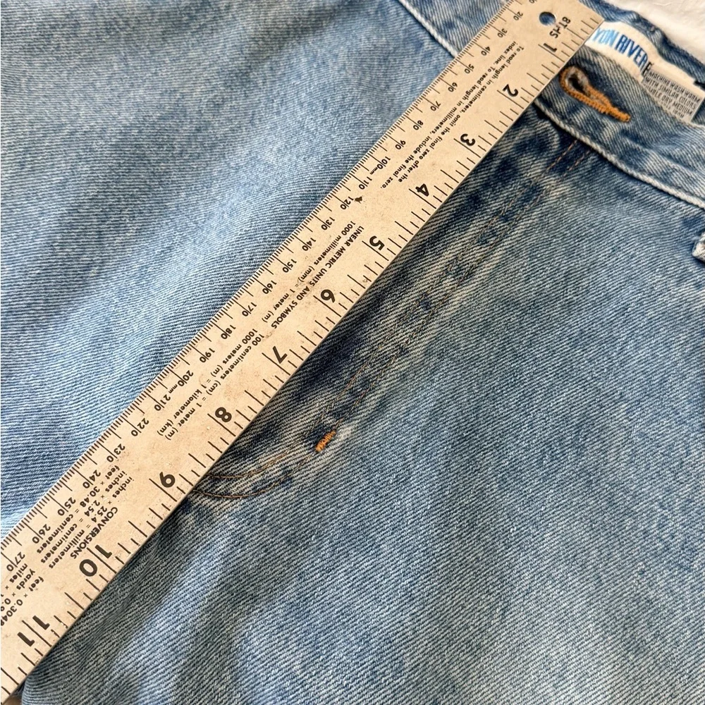 Canyon River Blues Relaxed Fit Light Blue Jeans